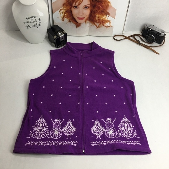 Mountain Lake Fleece Holiday Vest - Picture 1 of 8